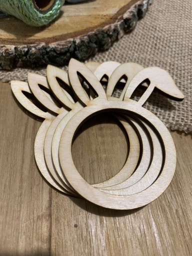 Zajac základ pre veľkonočnú obruč macrame scrapki