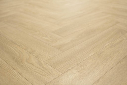šírka 2 m BÉŽOVÝ ELASTICKÝ PVC KOBEREC AKO PARKETY RYBIA KOST