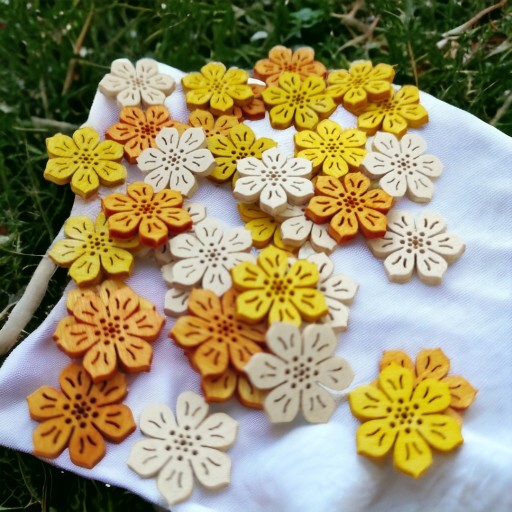 Drevené mini FLOWERS jarný mix farieb 36 ks scrapki