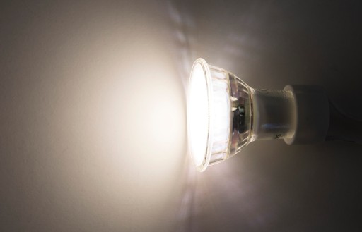 LED ŽIAROVKA GU10 4,9W 4000K neutrálna biela 120° 550lm PHILIPS