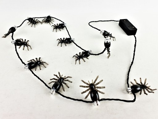 SPIDER LED HALLOWEENOVÁ DEKORÁCIA SVIETIACI NÁHRDELNÍK SPIDER OZDOBA