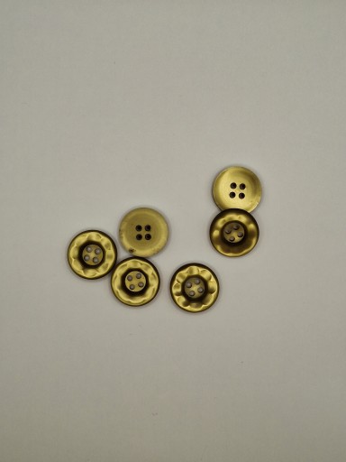 Plastový ozdobný gombík z olivového kvetu, závit, 20 mm, 2 kusy