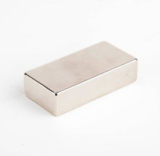 Obdĺžnikový neodymový magnet 29 mm x 14 mm x 5 mm