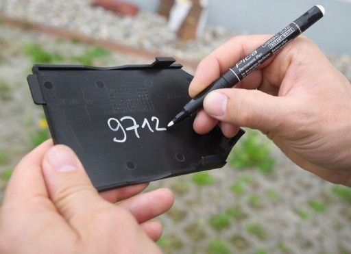 Permanentné biele pero PICA 532, okrúhle 1-2 mm