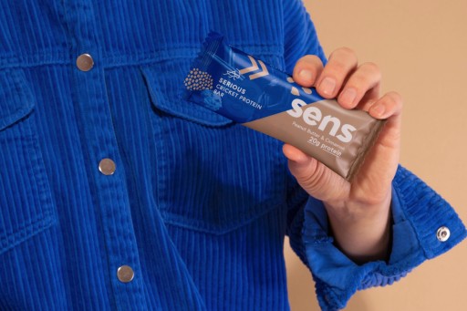 Keto proteínová tyčinka - Karamel s orechmi - Sens - 60 g/18 g bielkovín