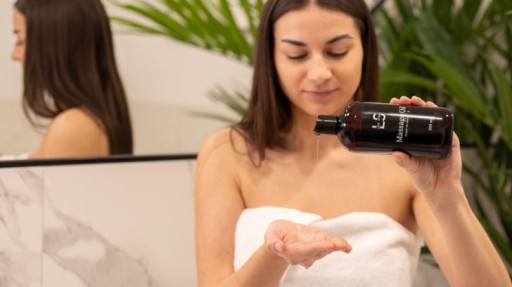 Zvlhčujúci MASÁŽNY OLEJ 100% LESK 500ML EKO