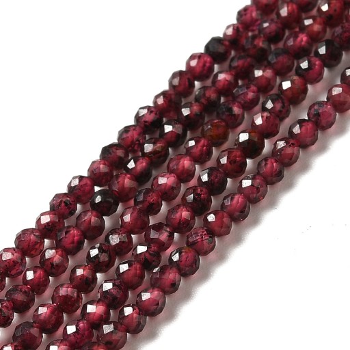 Korálky z prírodného granátu, okrúhle, fazetované, 2-2,5 mm, 175ks/37cm/prameň
