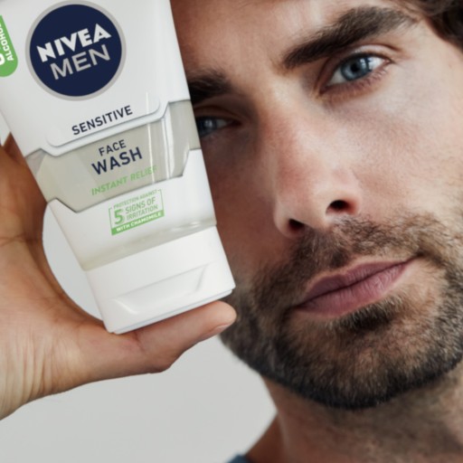 NIVEA MEN Sensitive čistiaci gél na tvár pre mužov 100 ml