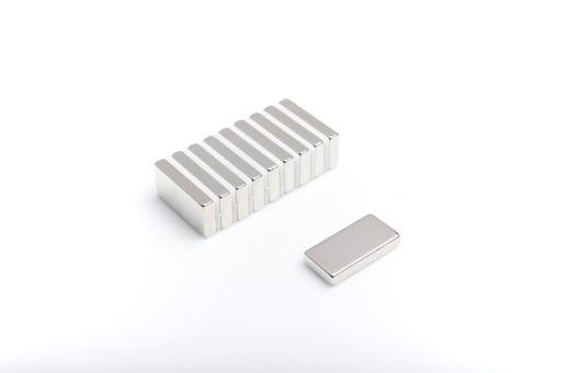 Neodymový tanierový magnet MPŁ 30x15x5 N38