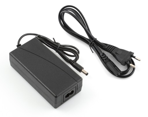 NAPÁJACÍ ZDROJ 12V 36W 3A STOLNÝ PRE LED PÚHY
