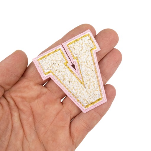 PATCH vyšívané veľké biele PÍSMENO V, písmo nápisu