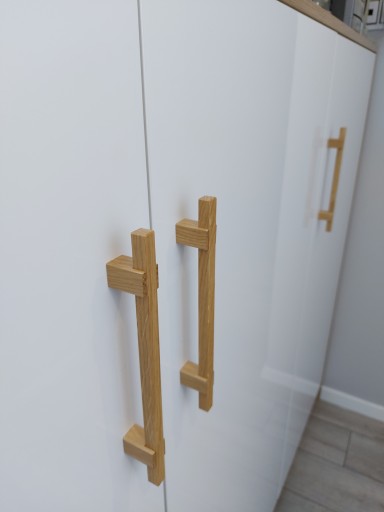 Drevená nábytková rúčka z dubu, dĺžka: 230 mm