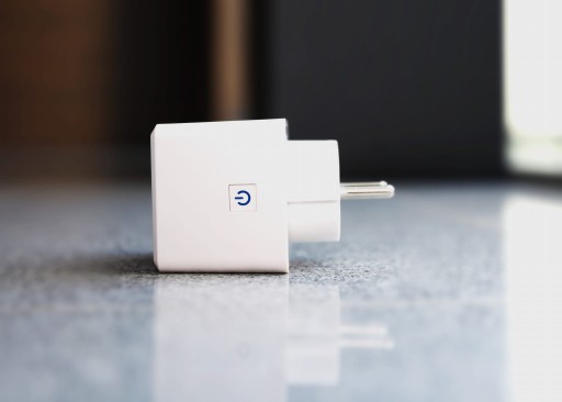 VASTRA INTELIGENTNÁ ELEKTRICKÁ ZÁSUVKA NA MERANIE WI-FI PRÚDU TUYA SMART