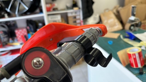 Brzdový zámok motocykla na prepravu