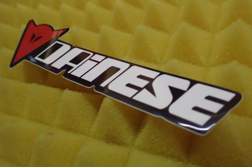 NÁLEPKA DAINESE NÁLEPKA 12,3 x 3,3 cm