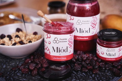 Medová smotana s brusnicami 240g