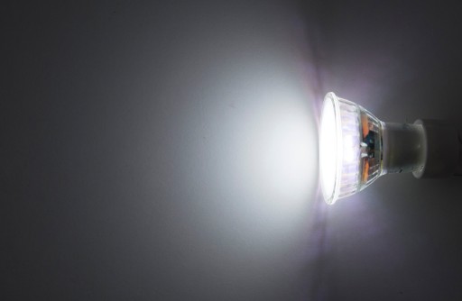 LED ŽIAROVKA GU10 4,9W 6500K studená biela 120° 550lm PHILIPS