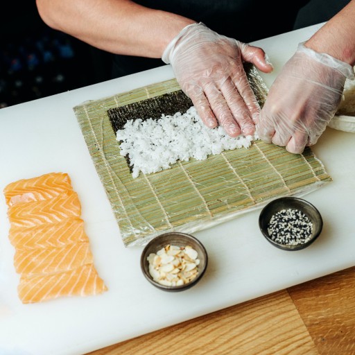 Bambusová podložka na sushi 24x24 cm na rolovanie profesionálnych makisu roliek