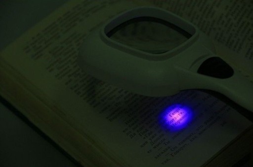 #138 UV LED osvetlená lupa x3