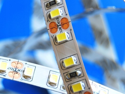 PREMIUM 60 LED 2835 pásik 1m NEUTRÁLNY Biely 11W