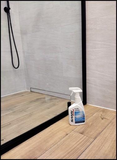 Čistiaca kvapalina Spray na plesne SannProfi