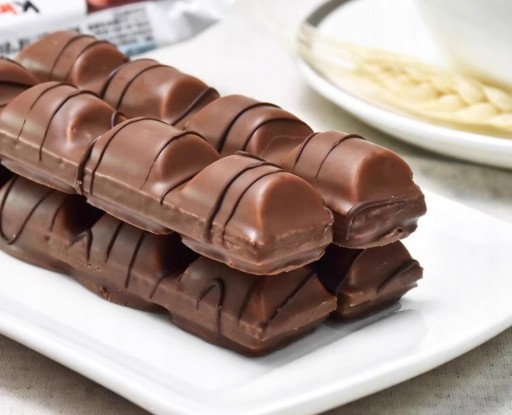 Kinder Bueno Ferrero oblátková tyčinka 1 ks Oblátky plnené