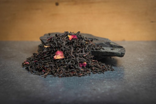 EARL GREY ROSE Cejlónsky čierny čaj s lupienkami ruží a bergamotovou arómou 50g