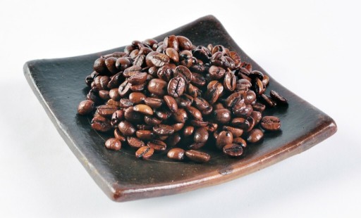 KÁVA LESNÉ OVOCIE Zrnková káva s príchuťou 100g