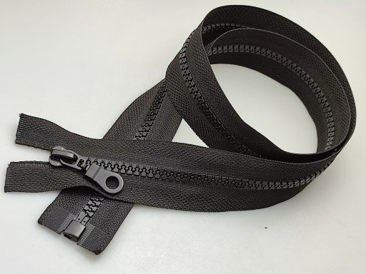 Zips CUBE #5 čierny 45 cm