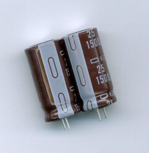 1500uF 25V 1500 µF 25V NIPPON (10 KS) ELEKTROLYTICKÝ KONDENZÁTOR