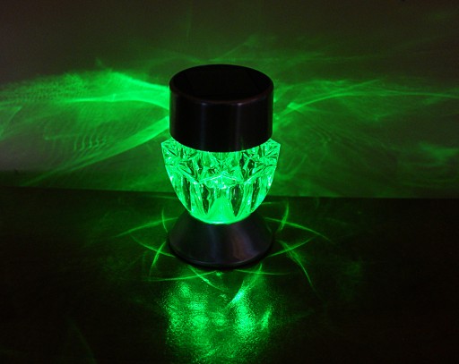 FAREBNÉ RGB LED SOLÁRNA ZÁHRADNÁ LAMPA