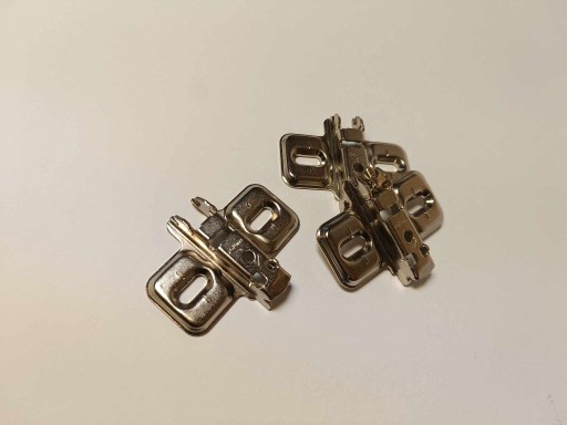 Vodiaca lišta pre pánty blum 173L6100 CLIP BLUM