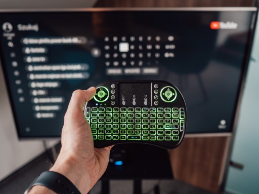 BEZDRÔTOVÁ KLÁVESNICA MINI BLOW SMART TV DOTYKOVÝ PODSVIETOK s LED podsvietením