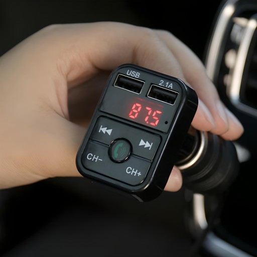 FM BLUETOOTH VYSIELAČ NABÍJAČKA MP3 2xUSB SD LCD
