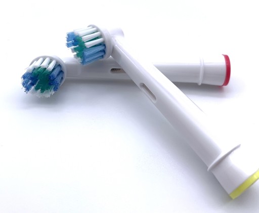 TIPY NA ELEKTRICKÚ ZUBNÚ KEFKU ORAL-B 4 ks