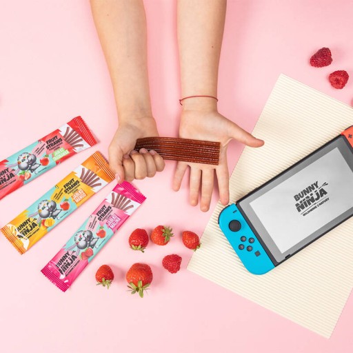 Snack Sticks s jablkovou a jahodovou náplňou 16g