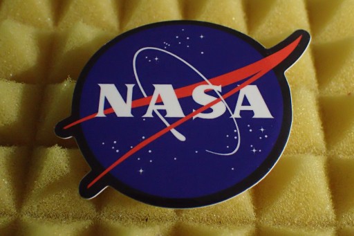 NÁLEPKA NASA 6,7 x 5,68 cm