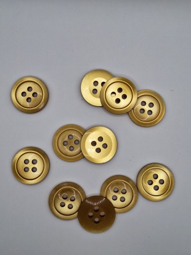 Plastový gombík, zlatý, klasický, 4 dierky, 25 mm, 2 kusy