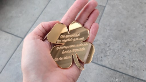 Darček pre študentov, magnetka na ďatelinu, maturita