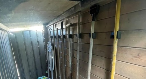 GRAVITAČNÝ DRŽIAK NA MOP, KEFA, HRABLE, VEŠIAK NA KEFY, TYČ