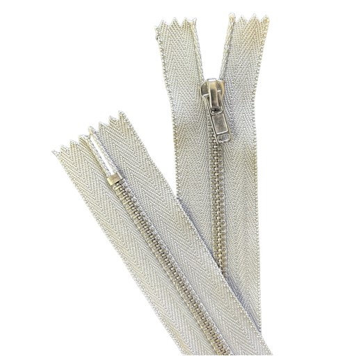 TENKÝ KOVOVÝ Zips VT0 18 cm STRIEBORNÝ 1 ks.