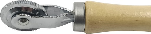 Prítlačný valček na záplaty s 3 mm ložiskom, drevený