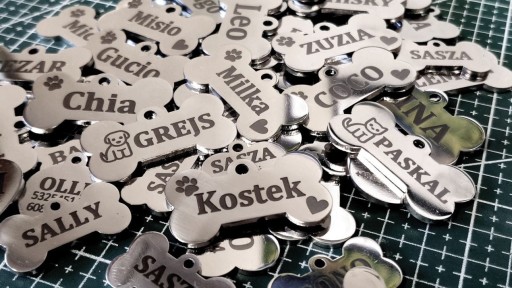 Kovový identifikačný štítok, štítok s adresou - BONE Ľubovoľné gravírovanie - XS - 30 mm