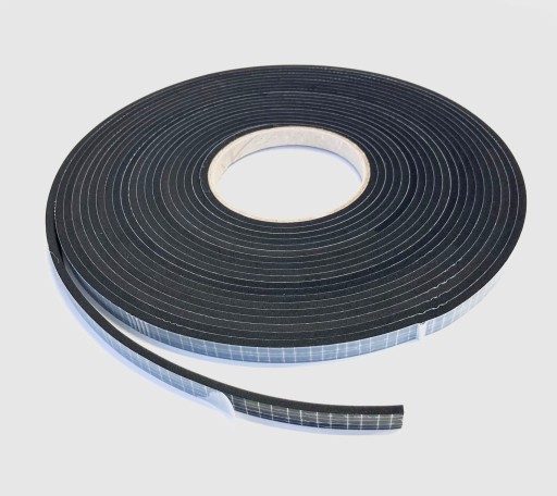 Samolepiace tesnenie EPDM 4 mm x 10 mm (1 METER!)