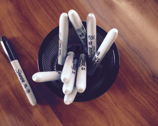 PERMANENTNÉ VODEODOLNÉ SHARPIE ČIERNE ZNAČKOVACIE PERO