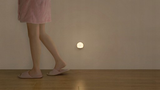 LED lampa s batériovým pohybovým senzorom - Warm Color