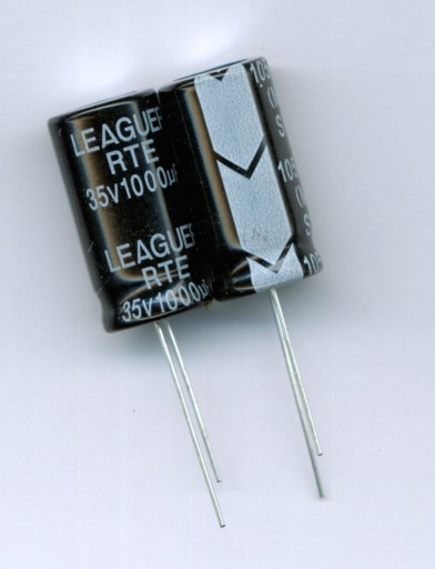 1000uF 35V NÍZKY ESR 1000 µF 35 V (10 KS) ELEKTROLYTICKÝ KONDENZÁTOR