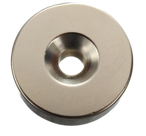 Neodymový prstencový magnet 8mm x 3mm 6mm/3,5mm