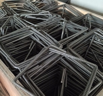 Strmene 20x30 cm rebrované fi6 mm CNC 10 ks.