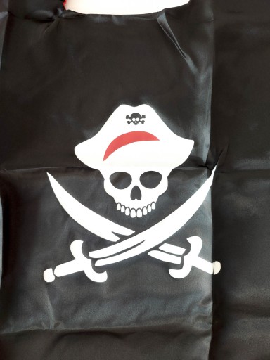 PIRÁTSKA KOSTÝMOVÁ MASKA + PIRÁTSKÝ KORSAS V ČEPORE PRE DETI UNIVERZÁLNA VEĽKOSŤ